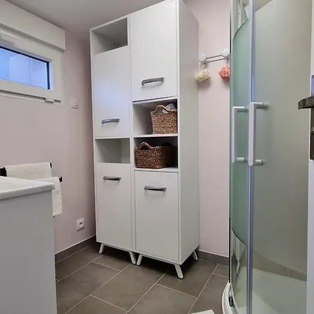 Inclus Avec Jardin Clos, Terrasse Privative, Proche Foret Et Randonnees, 1 Chambre, 1 Canape-lit - Fr-1-510-168 *